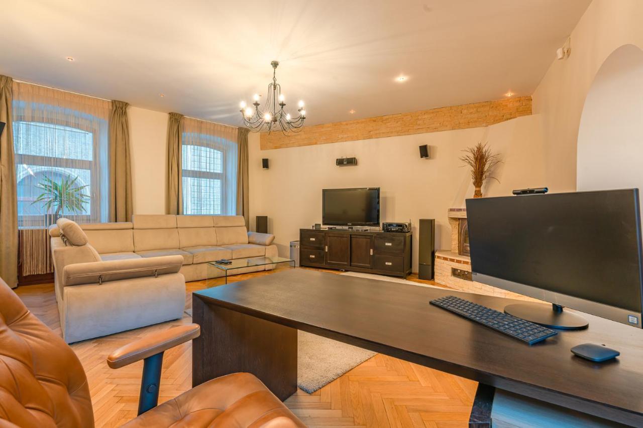 Premium Suites Postavarului บราชอฟ ภายนอก รูปภาพ