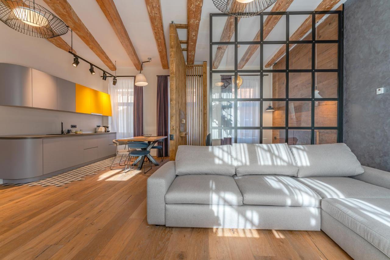 Premium Suites Postavarului บราชอฟ ภายนอก รูปภาพ